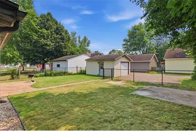 311 W Spruce Street, Chippewa Falls, WI 54729 - Photo 7