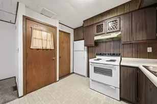 126 W Cedar St, Chippewa Falls, WI 54729 - Photo 29
