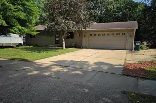 809 Kimberly Dr, Eau Claire, WI 54703 - Photo 9