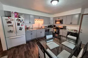 809 Kimberly Dr, Eau Claire, WI 54703 - Photo 11