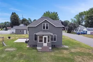 1305 Warren St, Chippewa Falls, WI 54729 - Photo 1