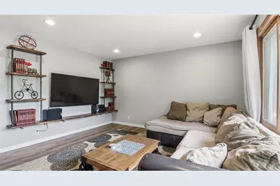 1238 Dogwood Drive, Eau Claire, WI 54701 - Photo 7