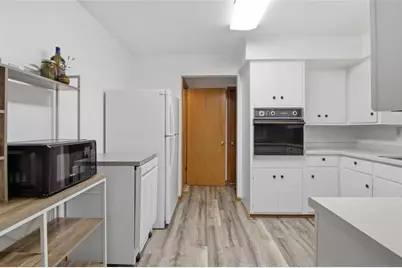 904 E Lexington Boulevard, Eau Claire, WI 54701 - Photo 9