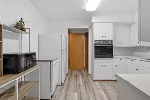 904 E Lexington Blvd, Eau Claire, WI 54701 - Photo 9