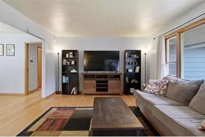 904 E Lexington Boulevard, Eau Claire, WI 54701 - Photo 3