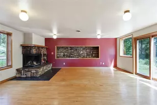 3153 Deerfield Rd, Eau Claire, WI 54701 - Photo 11