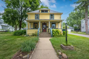 235 W 3rd St, New Richmond, WI 54017 - Photo 9