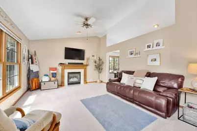 344 Saxonwood Road, Altoona, WI 54720 - Photo 7