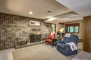 608 Manor Ct, Altoona, WI 54720 - Photo 19