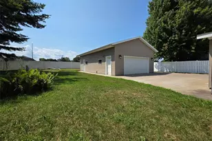 3836 33rd St, La Crosse, WI 54601 - Photo 5