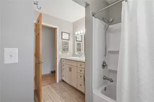 1105 Barry Ave, Eau Claire, WI 54701 - Photo 17