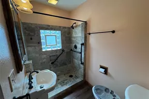 819 Platt St, Eau Claire, WI 54703 - Photo 9