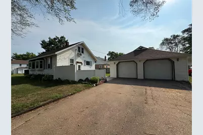 819 Platt Street, Eau Claire, WI 54703 - Photo 1