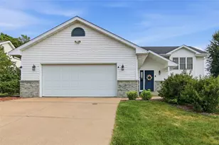 2115 Bordeaux Ct, Eau Claire, WI 54703 - Photo 3