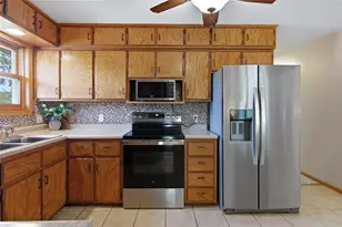 2111 Carter St, Eau Claire, WI 54703 - Photo 9