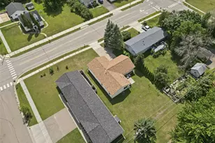 1012 Bartlett Ave, Altoona, WI 54720 - Photo 11