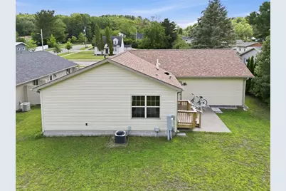 1012 Bartlett Avenue, Altoona, WI 54720 - Photo 5