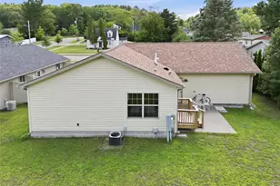 1012 Bartlett Ave, Altoona, WI 54720 - Photo 5