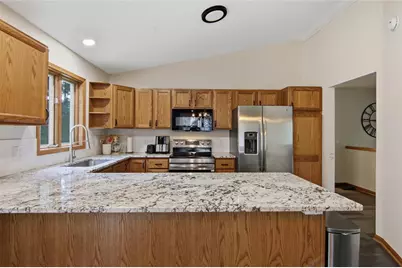 511 S Beach Drive, Altoona, WI 54720 - Photo 9