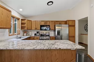511 S Beach Dr, Altoona, WI 54720 - Photo 9