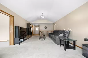 4414 Crest Ct, Eau Claire, WI 54701 - Photo 9
