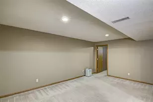 2728 Pine View Rd, Eau Claire, WI 54703 - Photo 29