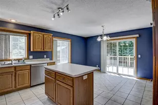 2728 Pine View Rd, Eau Claire, WI 54703 - Photo 9