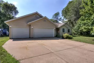 2728 Pine View Rd, Eau Claire, WI 54703 - Photo 41