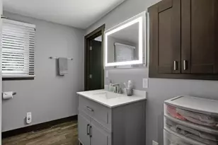2425 7th St, Eau Claire, WI 54703 - Photo 11