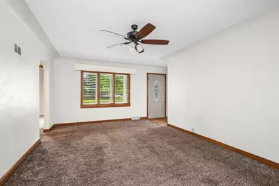 2404 Willis Avenue, Eau Claire, WI 54703 - Photo 7