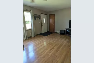 1706 Peterson Avenue, Eau Claire, WI 54703 - Photo 3