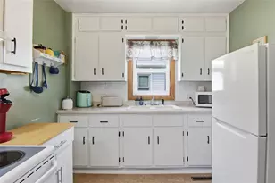 1906 9th St, Eau Claire, WI 54703 - Photo 7