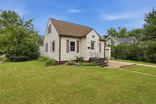 1906 9th St, Eau Claire, WI 54703 - Photo 3
