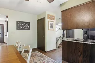 1819 Grandview Dr, Eau Claire, WI 54703 - Photo 7