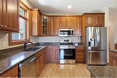 2912 Putnam Glen Place, Eau Claire, WI 54701 - Photo 3