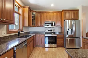 2912 Putnam Gln Pl, Eau Claire, WI 54701 - Photo 3