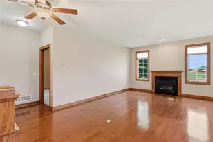 2912 Putnam Gln Pl, Eau Claire, WI 54701 - Photo 9