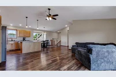 519 Haglin Avenue, Cameron, WI 54822 - Photo 9