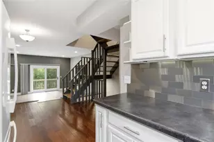 2731 Morningside Dr, Eau Claire, WI 54703 - Photo 9