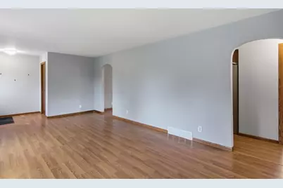 2124 Edgewood Lane, Eau Claire, WI 54703 - Photo 3