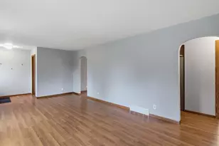 2124 Edgewood Ln, Eau Claire, WI 54703 - Photo 3