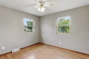 2124 Edgewood Ln, Eau Claire, WI 54703 - Photo 13
