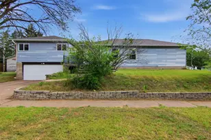 2124 Edgewood Ln, Eau Claire, WI 54703 - Photo 1