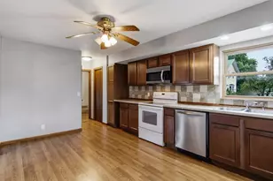 2124 Edgewood Ln, Eau Claire, WI 54703 - Photo 7