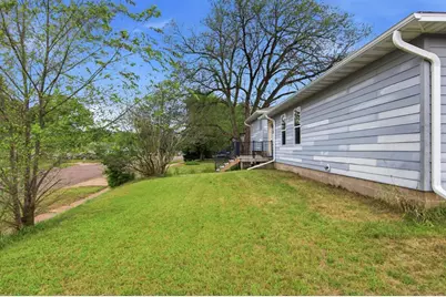 2124 Edgewood Lane, Eau Claire, WI 54703 - Photo 27