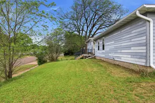 2124 Edgewood Ln, Eau Claire, WI 54703 - Photo 27
