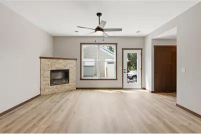 1323 Carpenter Avenue, Eau Claire, WI 54703 - Photo 7