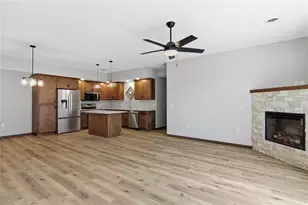 1323 Carpenter Ave, Eau Claire, WI 54703 - Photo 9