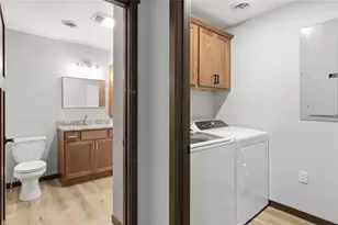 1323 Carpenter Ave, Eau Claire, WI 54703 - Photo 27