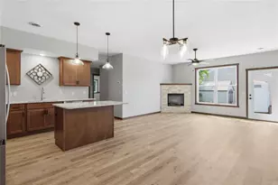 1323 Carpenter Ave, Eau Claire, WI 54703 - Photo 17